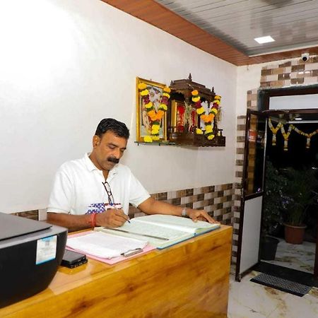 Hotel O Sargam Lodging And Boarding Ulhāsnagar Dış mekan fotoğraf