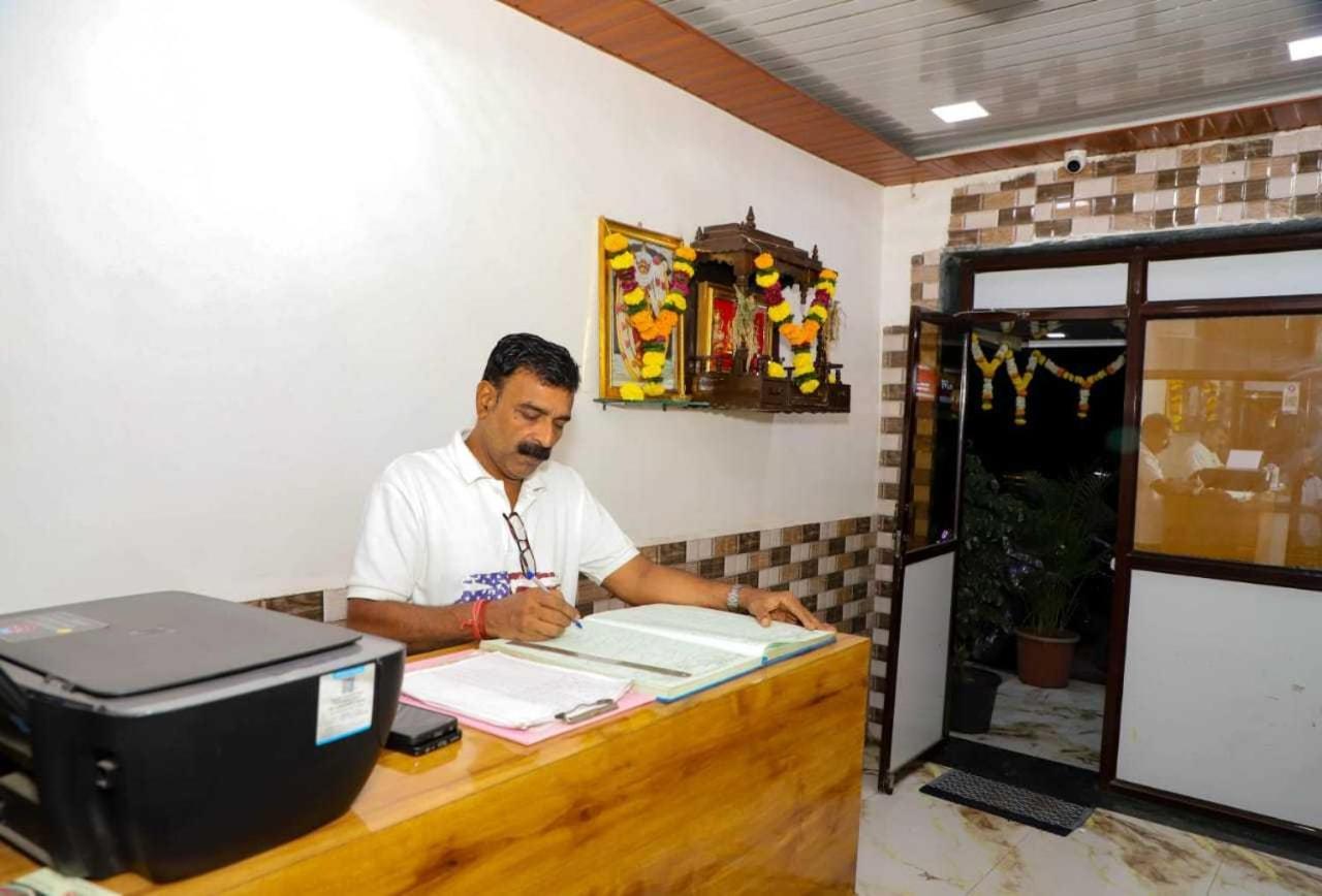 Hotel O Sargam Lodging And Boarding Ulhāsnagar Dış mekan fotoğraf