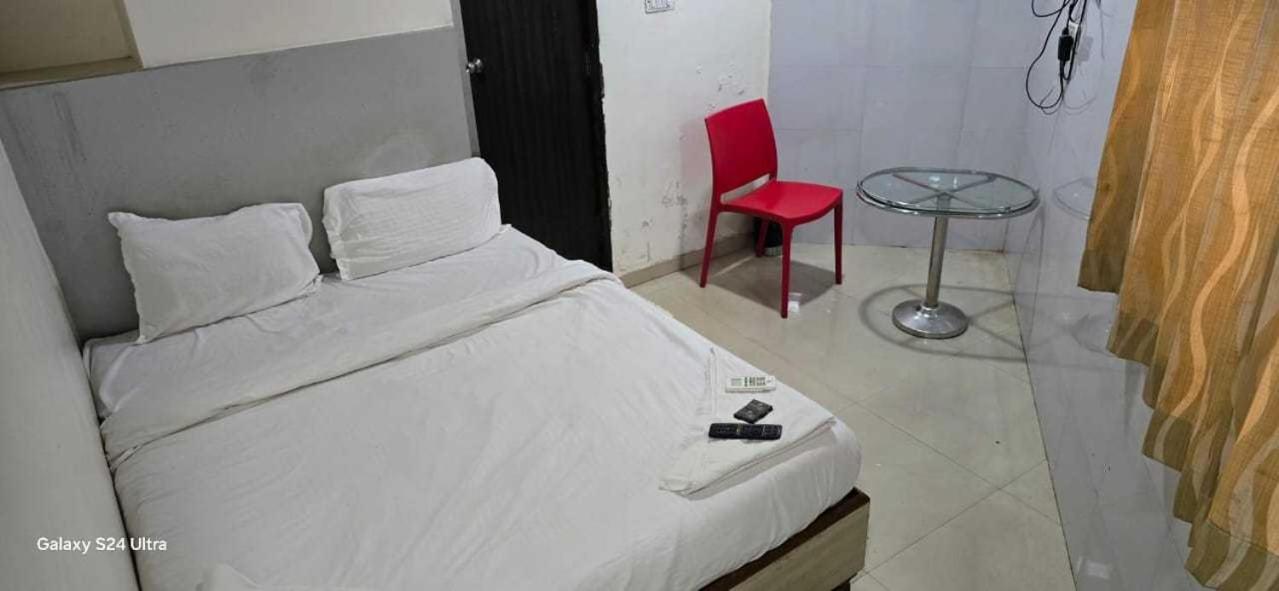 Hotel O Sargam Lodging And Boarding Ulhāsnagar Dış mekan fotoğraf