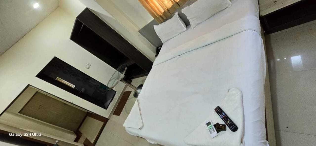Hotel O Sargam Lodging And Boarding Ulhāsnagar Dış mekan fotoğraf