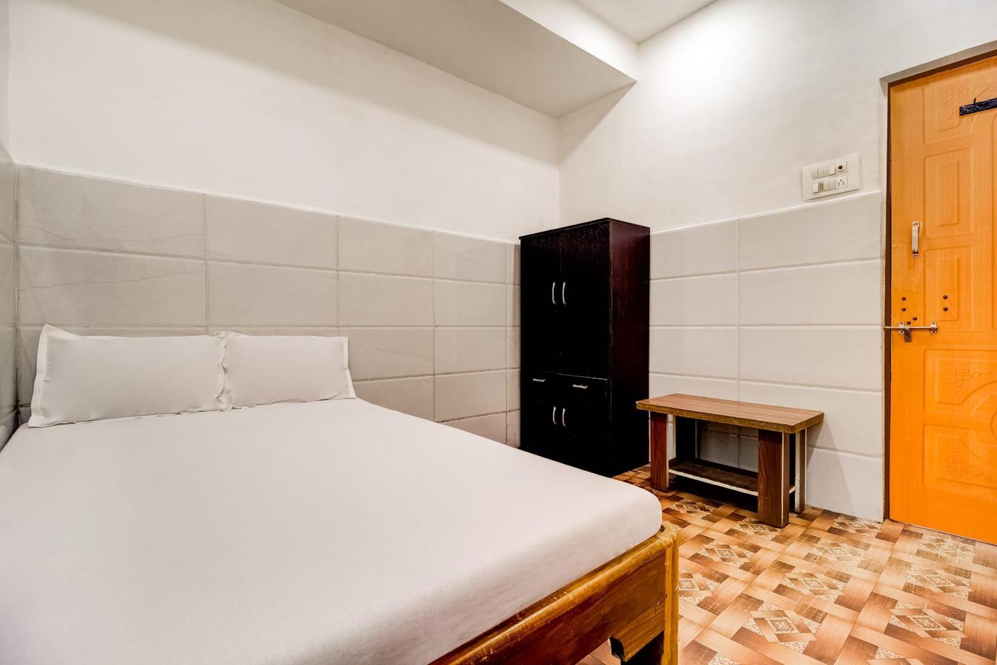 Hotel O Sargam Lodging And Boarding Ulhāsnagar Dış mekan fotoğraf