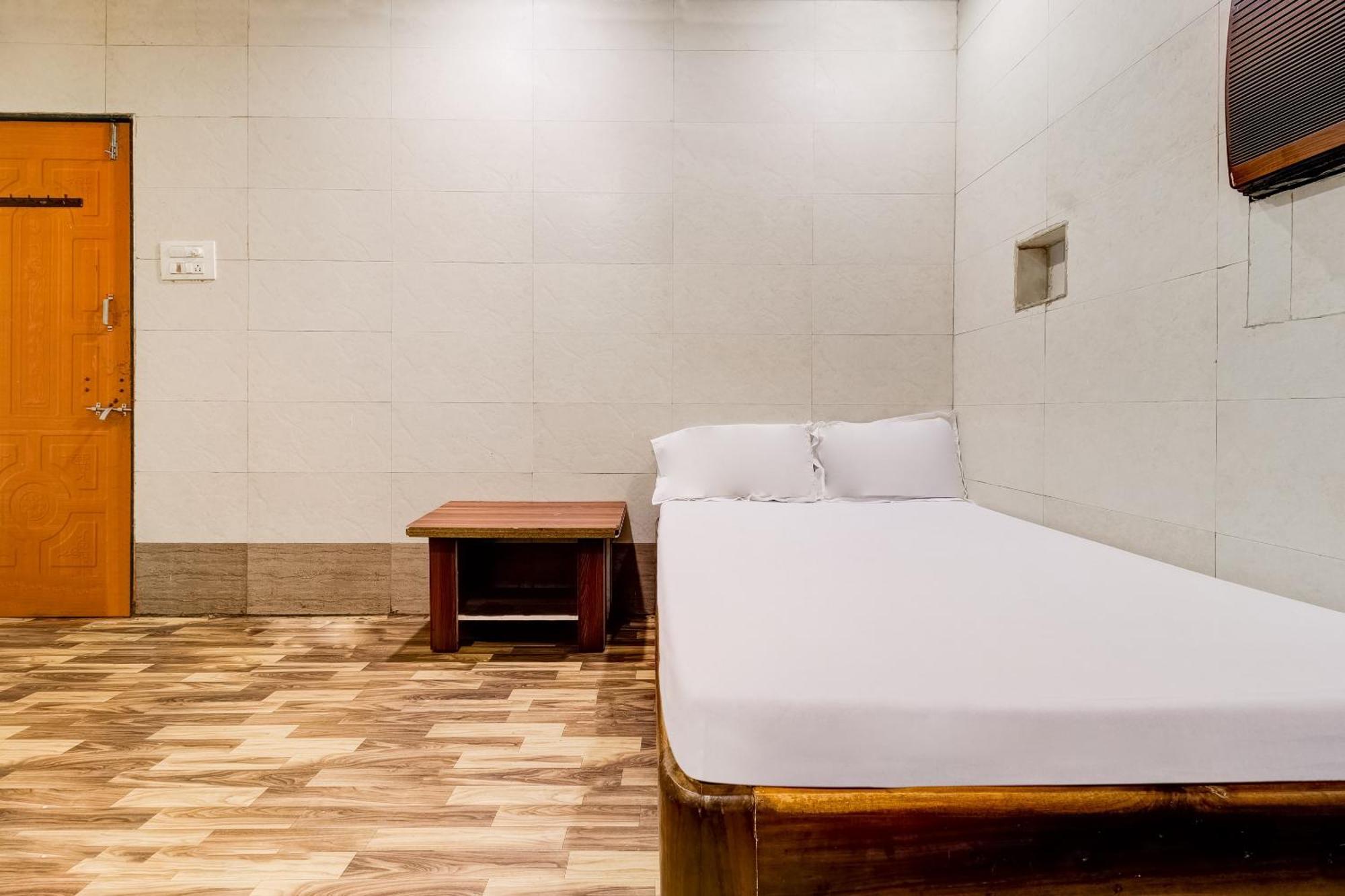 Hotel O Sargam Lodging And Boarding Ulhāsnagar Dış mekan fotoğraf