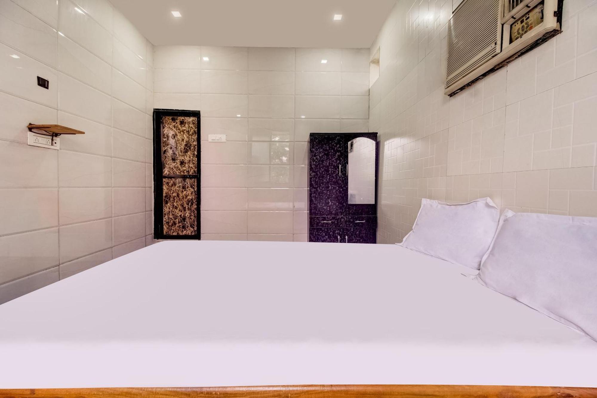 Hotel O Sargam Lodging And Boarding Ulhāsnagar Dış mekan fotoğraf