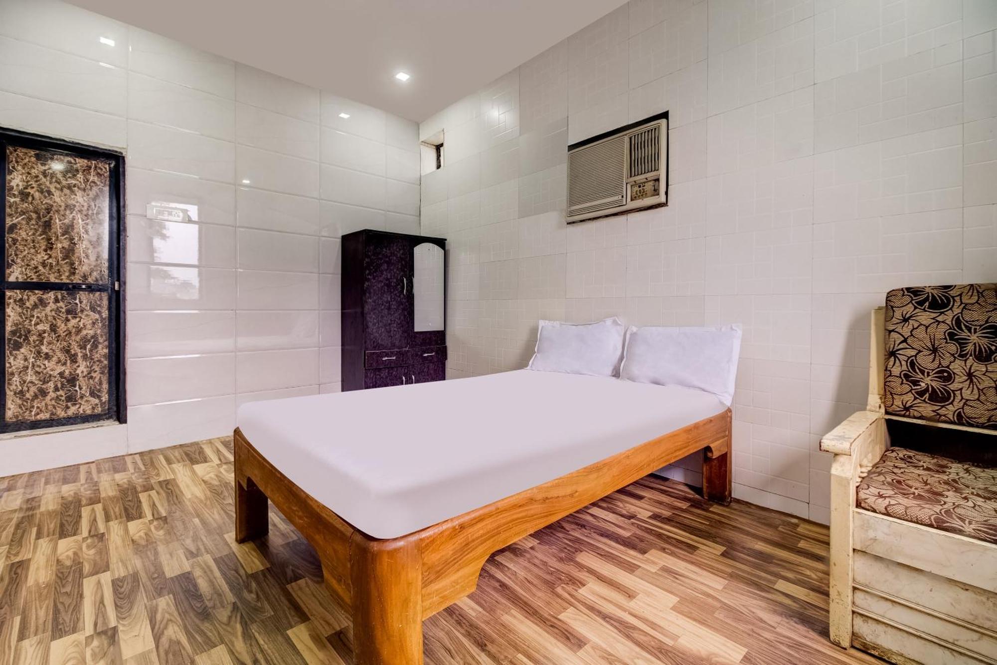 Hotel O Sargam Lodging And Boarding Ulhāsnagar Dış mekan fotoğraf