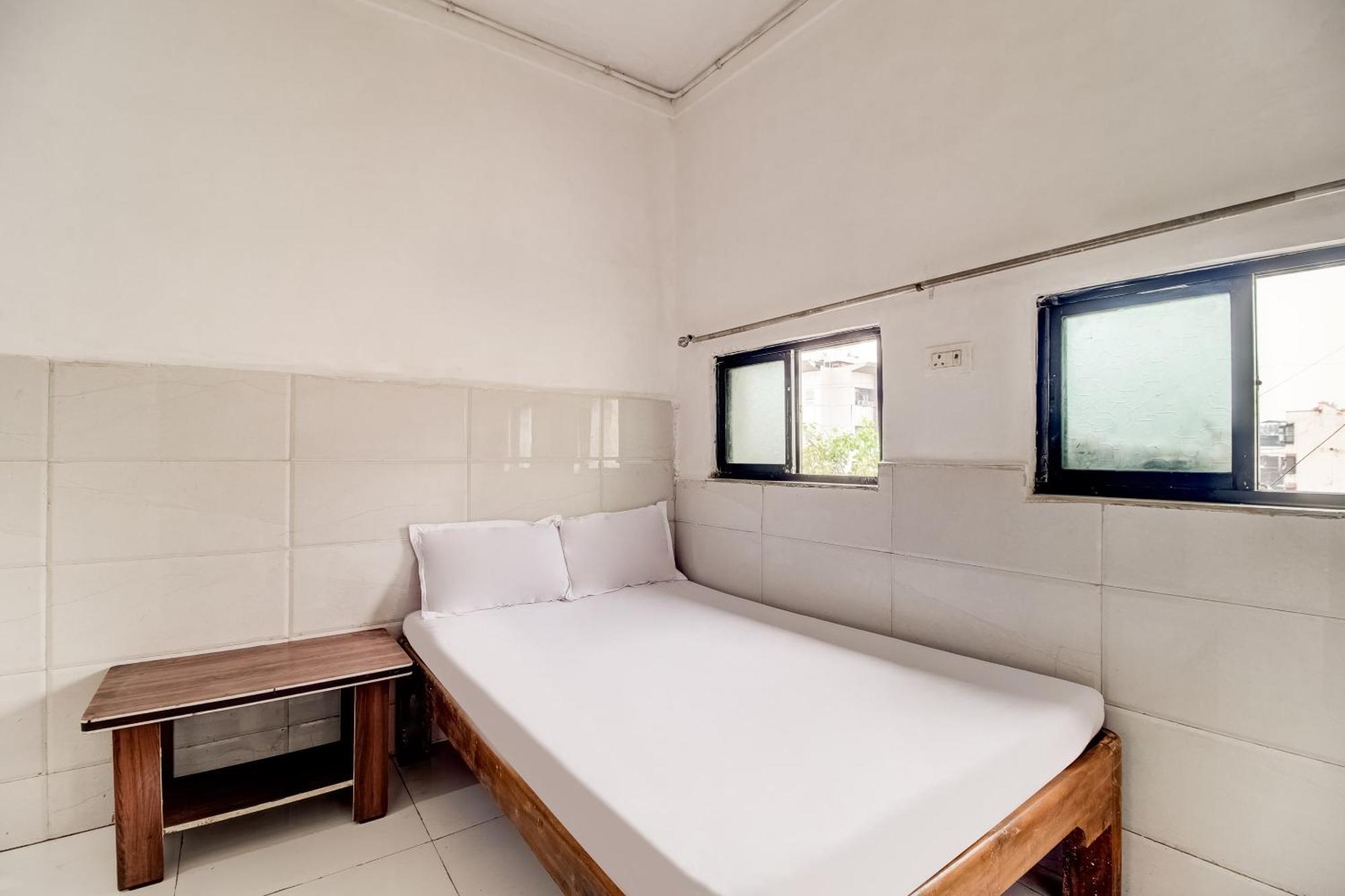 Hotel O Sargam Lodging And Boarding Ulhāsnagar Dış mekan fotoğraf